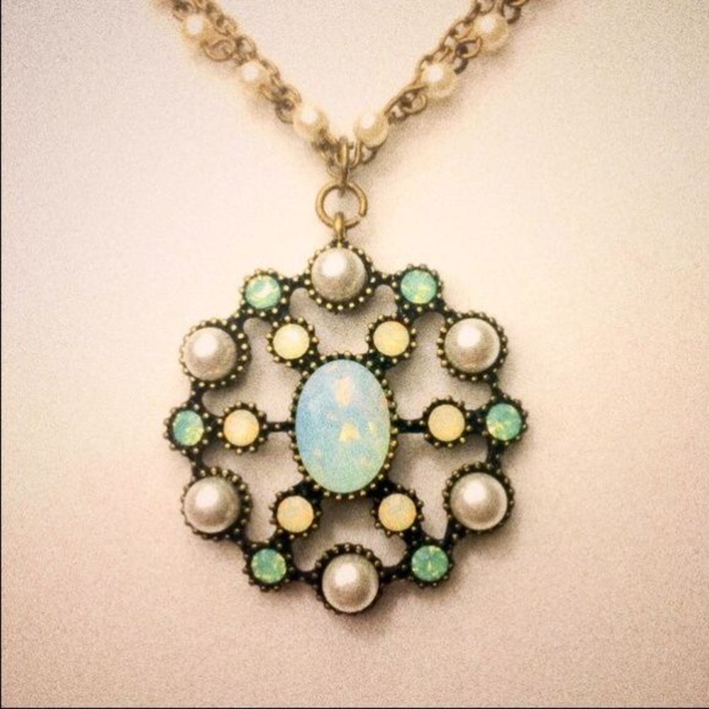 Cookie Lee Genuine Crystal Necklace - Picture 2 of 4